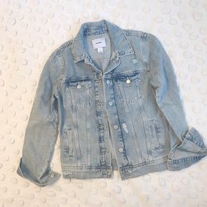 Women’s Old Navy distressed denim jacket
